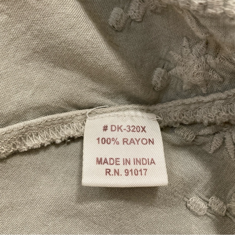 Solitaire Women’s blouse Elegant Gray embroidered  1x - Picture 15 of 16